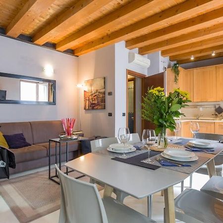 ***Penthouse 4 Min To Arena Inside Fortress Wall ! Verona Luaran gambar
