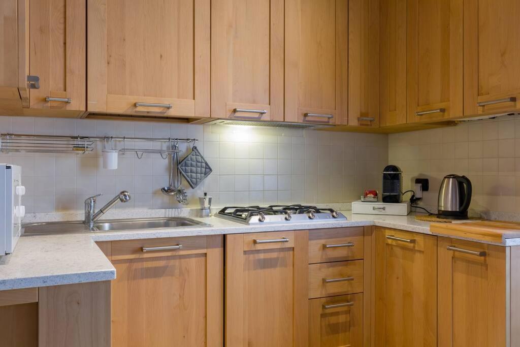 ***Penthouse 4 Min To Arena Inside Fortress Wall ! Verona Luaran gambar