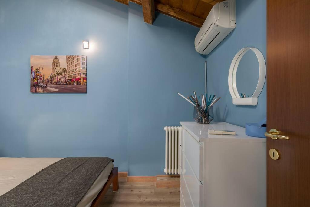 ***Penthouse 4 Min To Arena Inside Fortress Wall ! Verona Luaran gambar