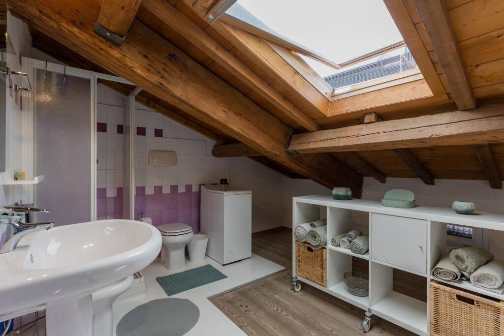 ***Penthouse 4 Min To Arena Inside Fortress Wall ! Verona Luaran gambar